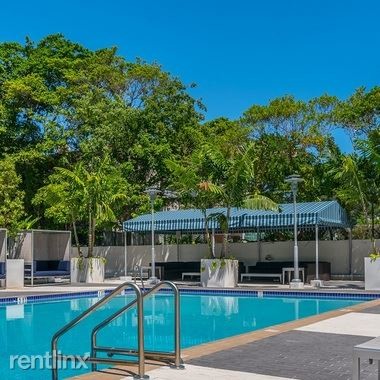 Foto del edificio - 2655 S Bayshore Dr