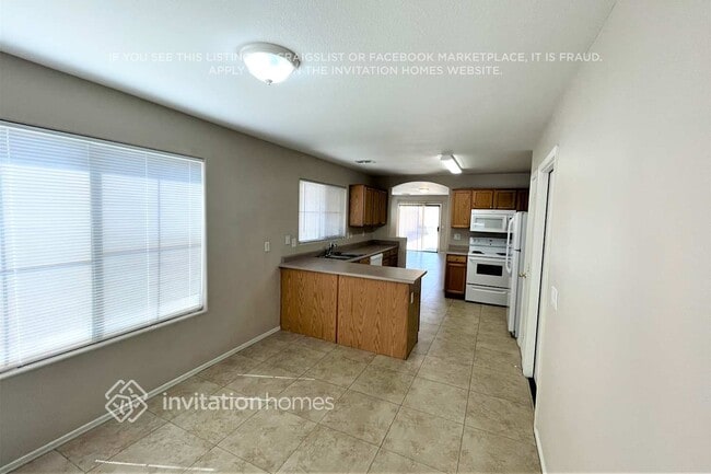 Building Photo - 12554 W Indianola Ave