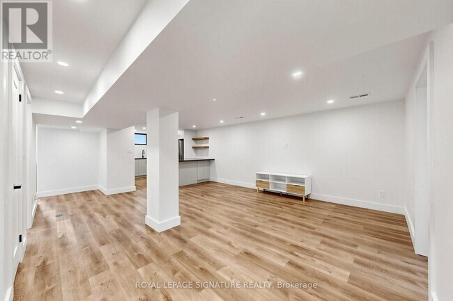 Building Photo - 45 Sancrest Dr