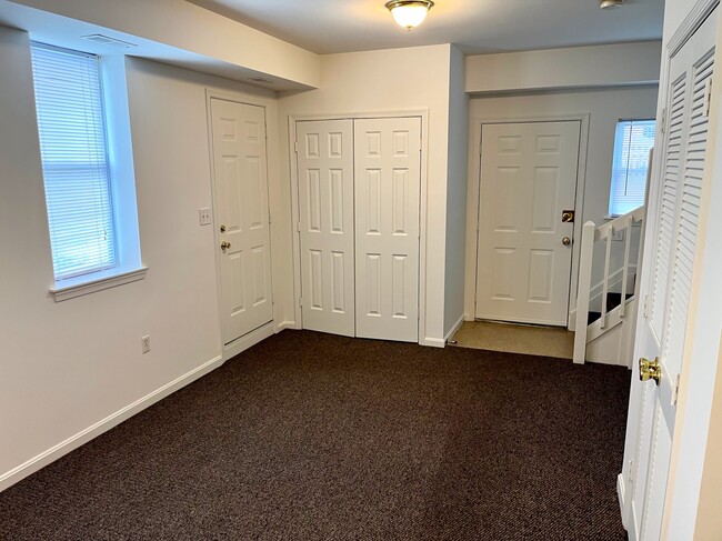 Building Photo - 1104 W 38th St