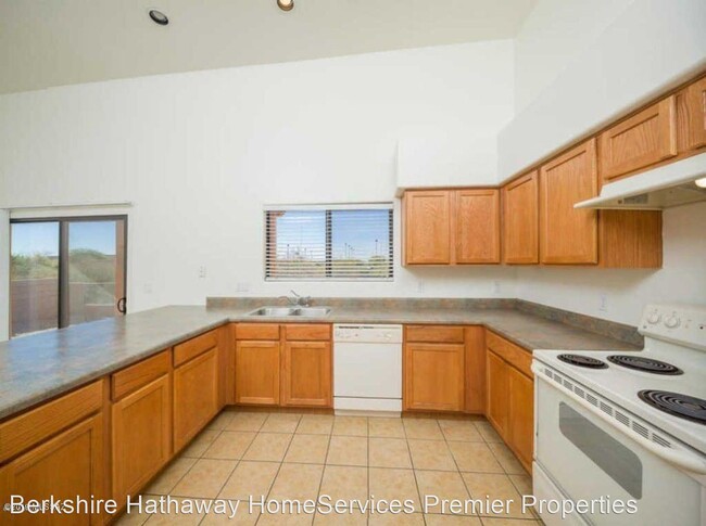 Building Photo - 16 S Happy Valley Saddle Dr