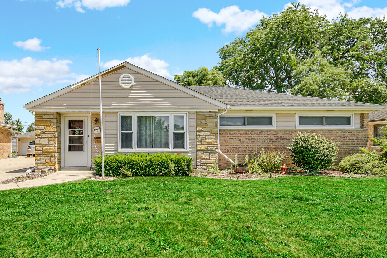 Foto principal - 1047 W Villa Dr