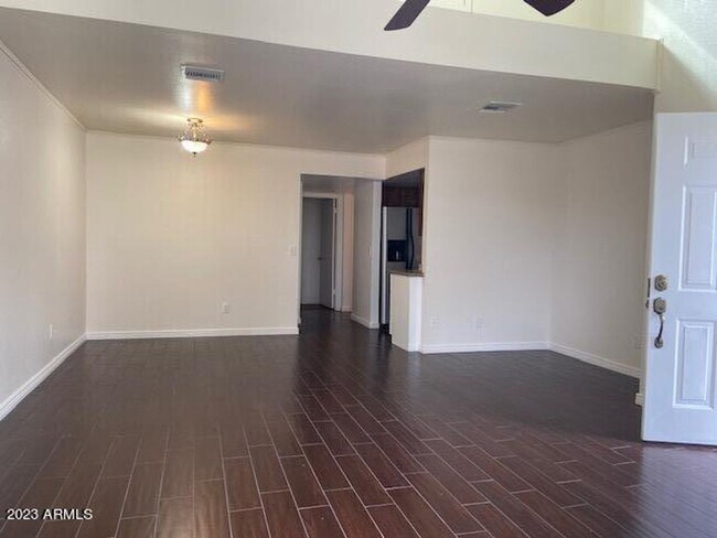 Foto del edificio - 2 bedroom @ 47th Ave & Olive