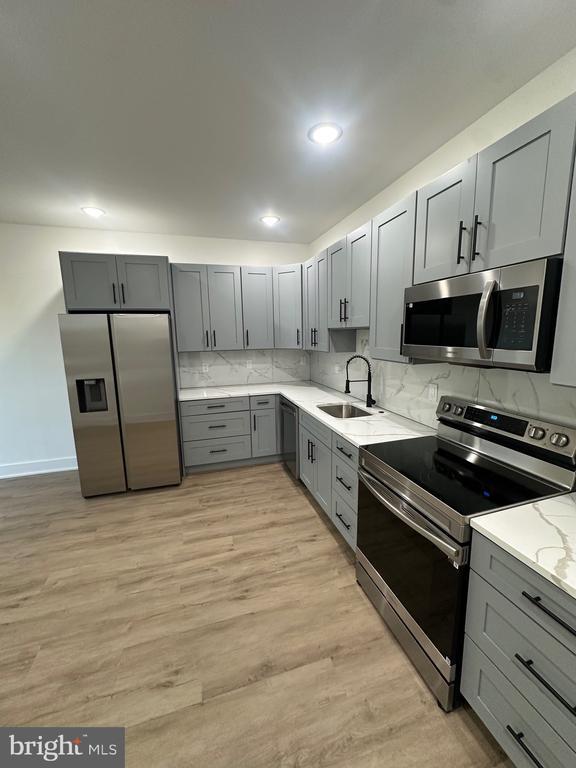 Building Photo - 2331 E York St