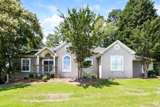 Building Photo - 3695 Fairway Dr