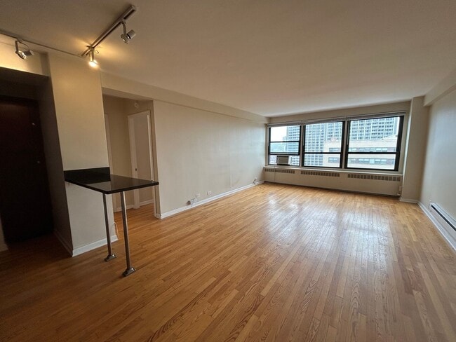 Building Photo - 4180 N Marine Dr