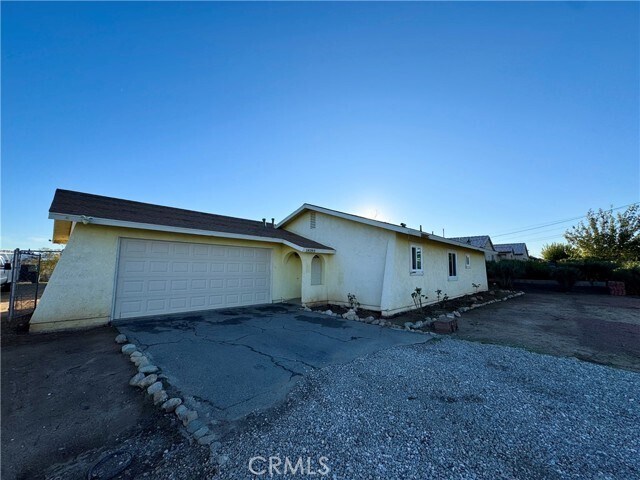 Foto principal - 18393 Catalpa St