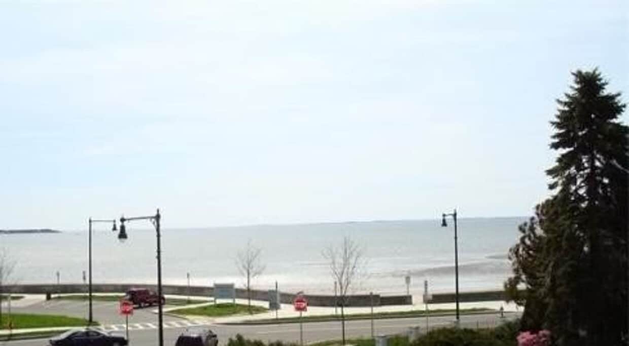 Life is better by the beach! Beach side townhouse 3bed 2.5 bath 1 garage, master suite with priv... - Life is better by the beach! Beach side townhouse 3bed 2.5 bath 1 garage,  master suite with priv...