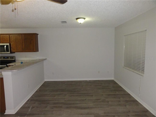 Foto del edificio - 241 Sterling Springs Ln