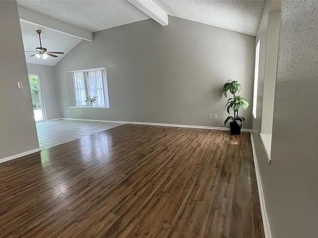 Foto del edificio - 3110 Rocky Crest Dr