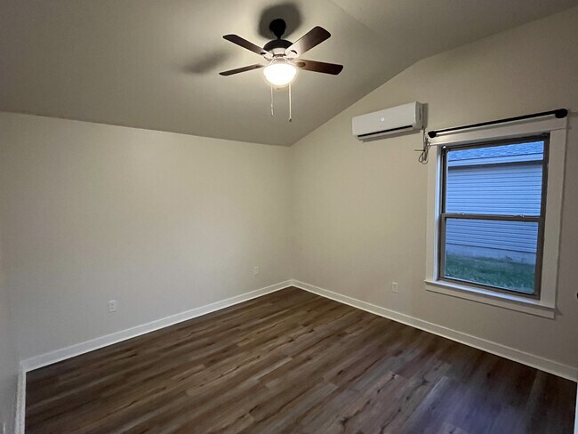 Foto del edificio - 7002 Old Tom Box Rd