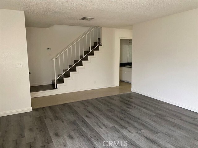 Foto del edificio - 400 E Emerson Ave