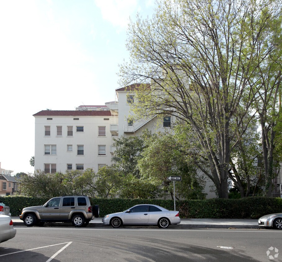 Ambassador Apts Apartments in Long Beach, CA