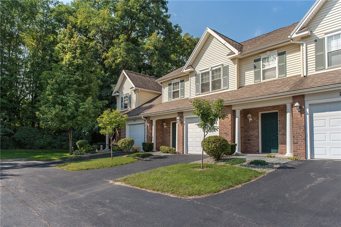 Building Photo - 768 Royal Sunset Dr