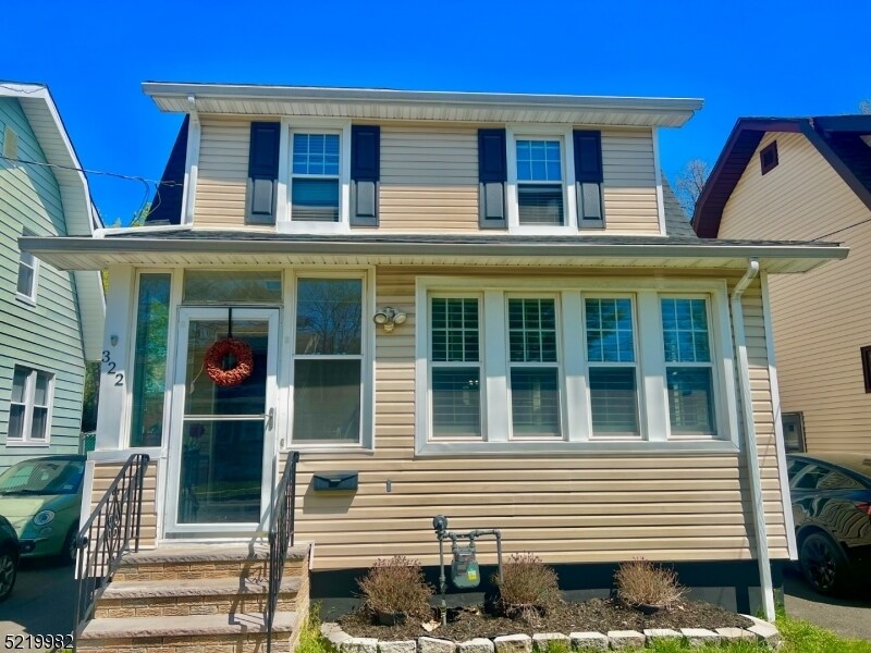 Primary Photo - 322 E Stearns St
