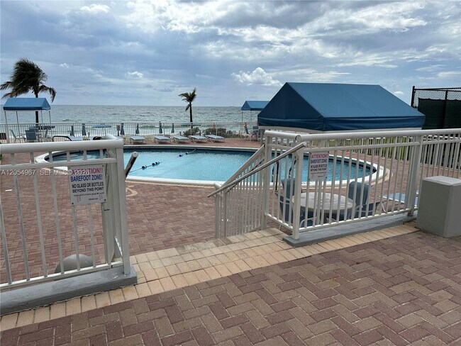 Foto del edificio - 3850 Galt Ocean Dr