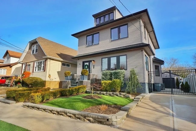 Foto del edificio - 137 Bryant Ave