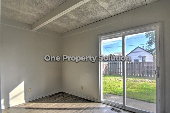 Building Photo - 1333 Logan St