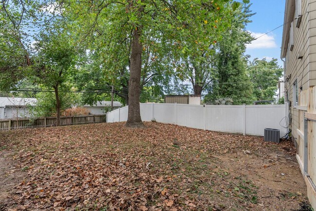 Foto del edificio - Newly Updated 3-Bedroom Duplex with Fresh ...