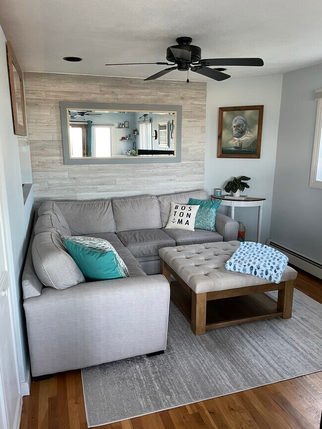Sala de estar - 56 Winthrop Shore Dr