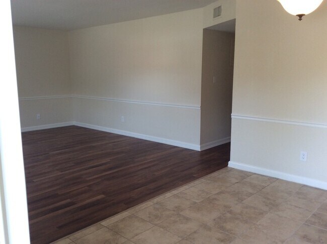 Foto del edificio - 6809 E North Bay St