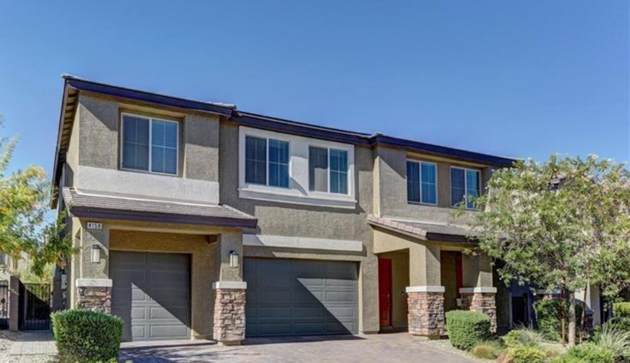 Foto principal - Upgraded & Move-In Ready 6-Bedroom / 4.5-B...