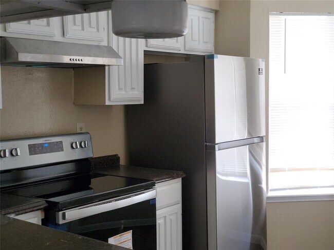 Building Photo - 12400 Brookglade Cir