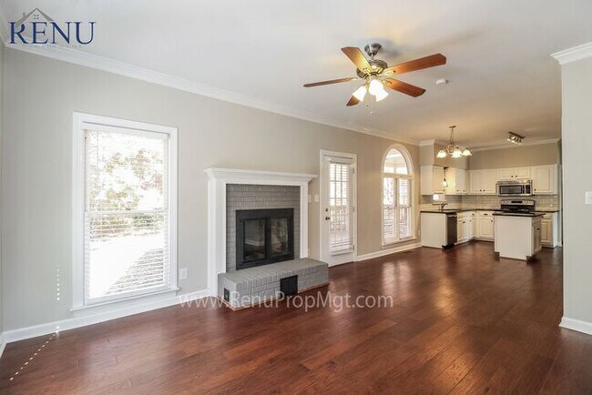 Foto del edificio - Now Available!