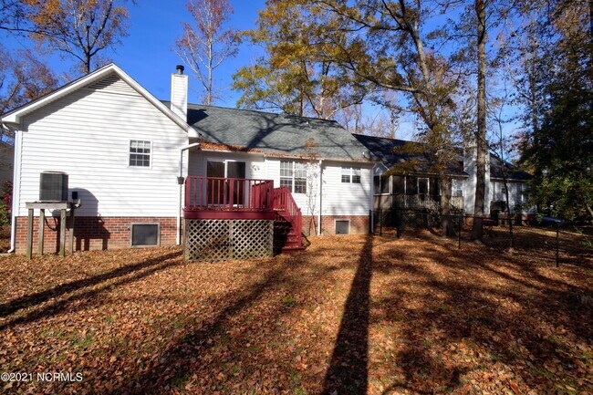Building Photo - 225 Trappers Trail