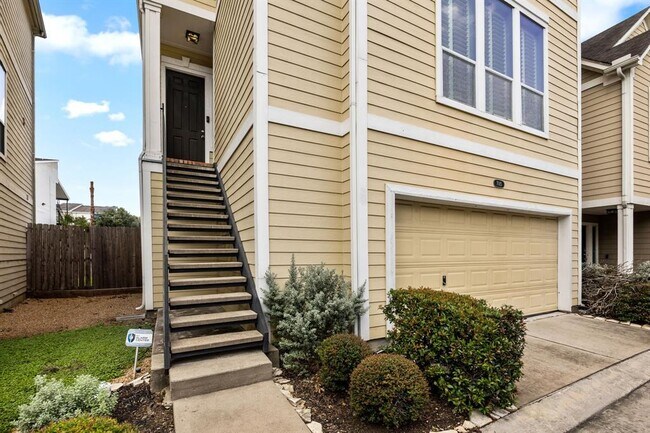 Building Photo - 7015 Plum Creek Trail Ln