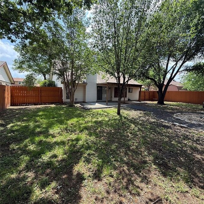 Building Photo - 1500 Wroxton Way