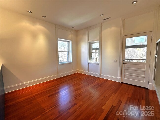 Foto del edificio - 130 Biltmore Ave