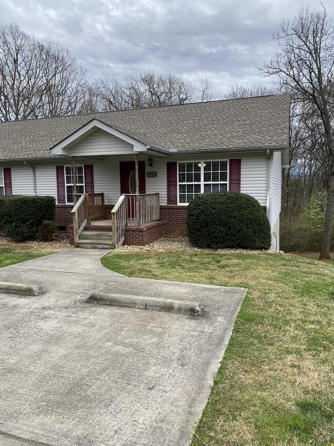 Building Photo - 2916 Patrick Ave