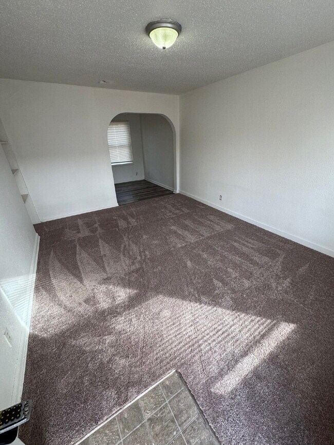 Foto del edificio - "Charming Studio Retreat with Full Bath in the Heart of Wichita!"