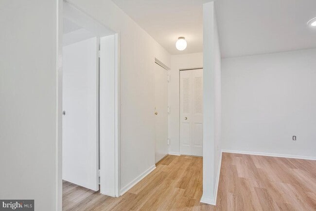 Building Photo - 2574 Riva Rd