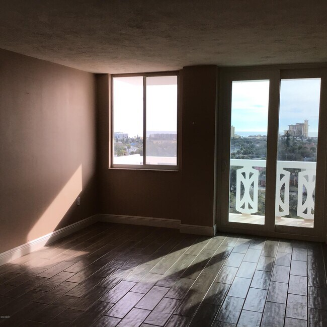 Foto del edificio - 935 N Halifax Ave
