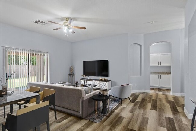 Foto del edificio - 92 E Spur Ave