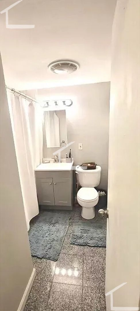 Building Photo - 1 Bedroom