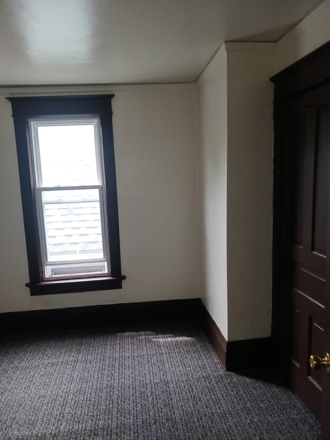 Foto del edificio - 916 W Greenfield Ave