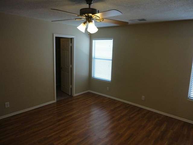 Foto del edificio - 7133 Hartford Hills Dr NE