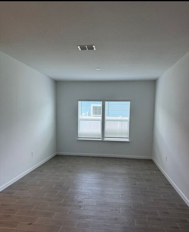 Building Photo - 6933 SW 89th Ln