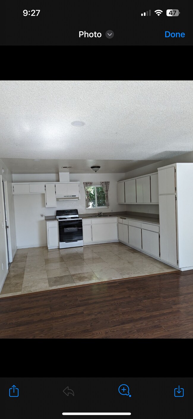 KITCHEN - 32241 Avenue D