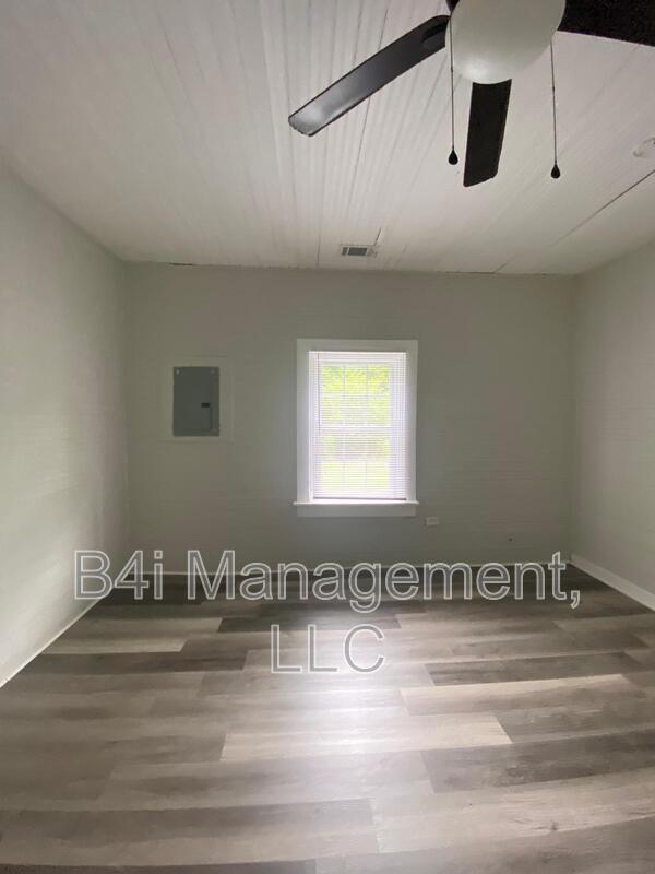 Building Photo - 2235 Irwinton Road
