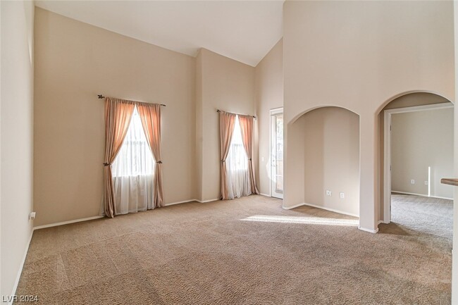 Building Photo - 3975 N Hualapai Way