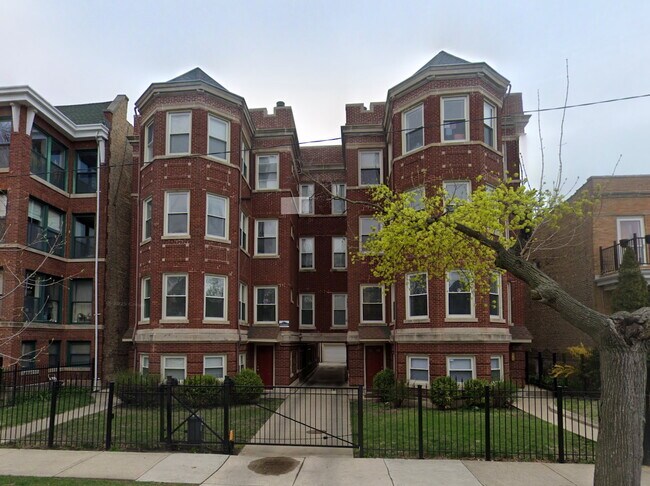 Building Photo - 1520 W Birchwood Ave