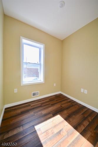 Building Photo - 17 Humbert St