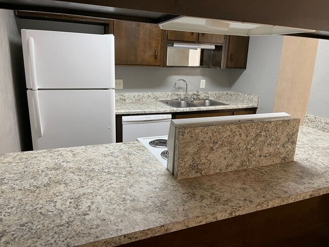 Building Photo - 2010 Bradford Ct