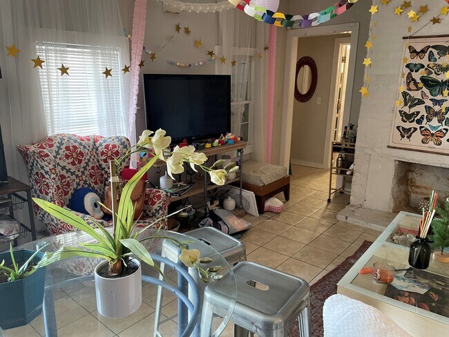 Sala de estar - 90 Morris St