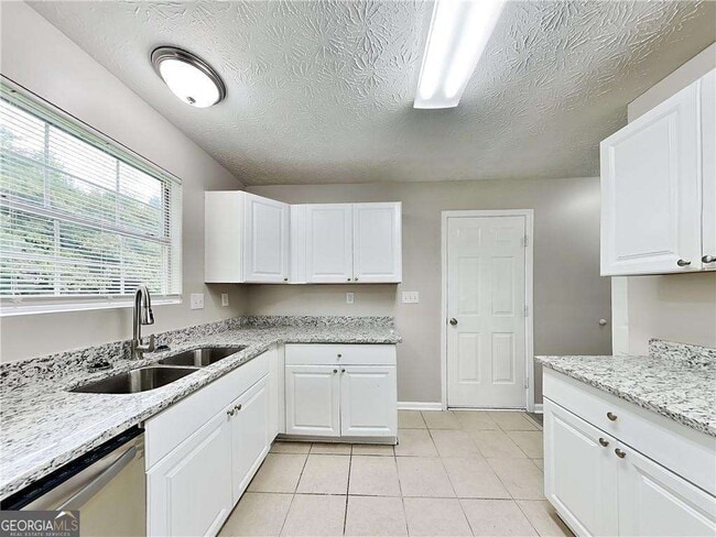 Building Photo - 881 Kilkenny Cir