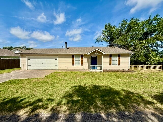 Foto principal - 1020 Greg St